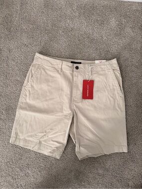 NWT Lucky Brand Men’s Cream Flat-Front Chino Shorts